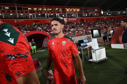 Álex Sola se quedó sin debutar en una tarde estelar del Almería.
