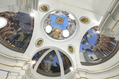 Parte de la nueva decoración del Santuario del Saliente