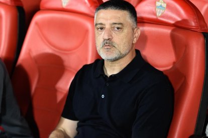 García Pimienta en el Estadio de los Juegos Mediterráneos.