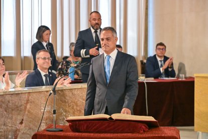 Toma de posesión de Sandro Soler Soria como nuevo concejal del Ayuntamiento de Almería.