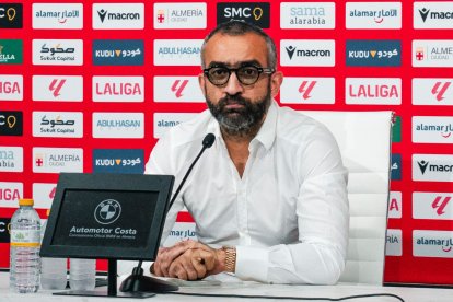 Mohamed El Assy, director general de la UDA, ya conoce el límite salarial que tiene el club hasta el mercado de invierno.