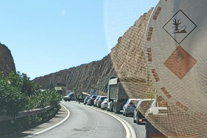 Accidente en la entrada por el Puerto de Almería.