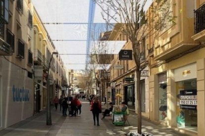 El apagón se ha producido en la calle Reyes Católicos, en pleno centro de Almería.