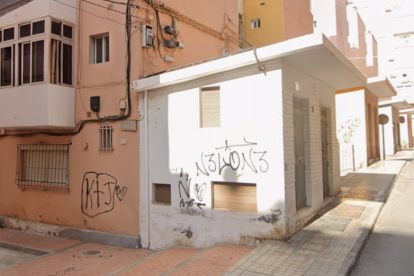 Transformador de la calle Tarrasa, origen del corte de suministro eléctrico en el barrio de Los Ángeles.