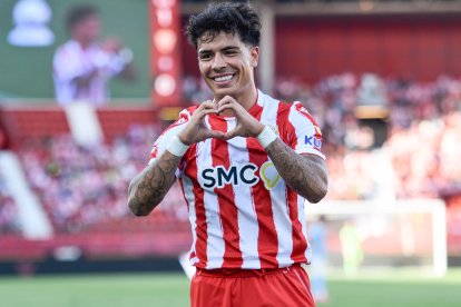 Nico Melamed celebra su gol en casa al filial del Celta.