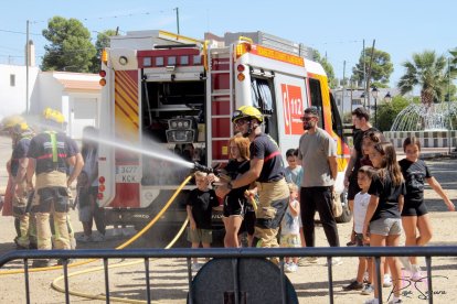 Demostración de una actuación de los Bomberos del Levante Almeriense en una edición anterior.