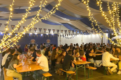 El gran ambiente del Oktoberfest Almería.
