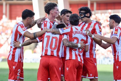 El Almería solo celebra goles en una portería.