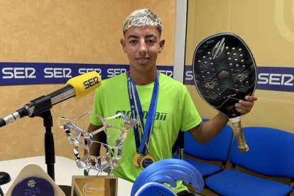 Liberto Amate empezó a jugar a tenis playa con 6 años en el Cabo de Gata y ya es uno de los mejores del mundo en la arena.
