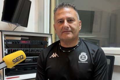 Fran Benavente pasó por la SER para hablar de su vida, del fútbol y de lo que está por venir en el Huércal.