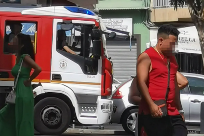 Bomberos de Almería, este domingo en la Plaza del Quemadero.