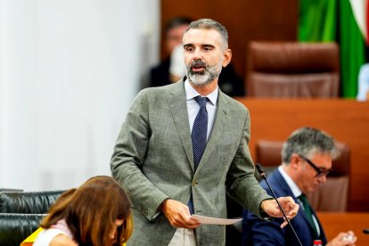 Fernández-Pacheco ha afirmado que la Junta estará con los productores andaluces “defendiendo los intereses, la competitividad y la rentabilidad del sector y defendiendo la seguridad alimentaria europea”.