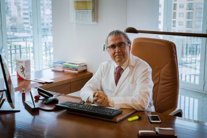 Pedro Torrecillas, en su consulta.