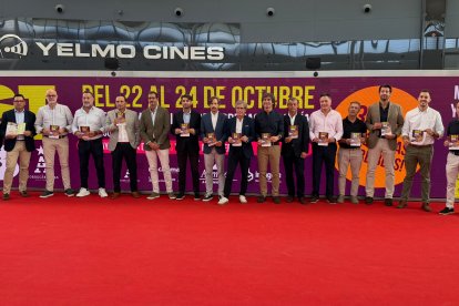 Representantes de los concesionarios y organización en el Centro Comercial Torrecárdenas para presentar CCT Motor.