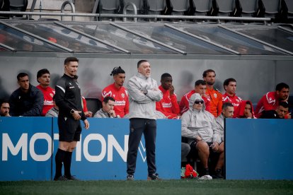 Pimienta se dejó la garganta en la banda para ordenar a su equipo.