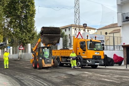 Obras de rehabilitación en una de las carreteras de Vélez-Rubio.