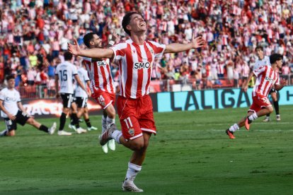 La UDA lleva siete victorias seguidas y busca la octava ante el Real Oviedo para mantenerse una semana más en el liderato de Segunda.