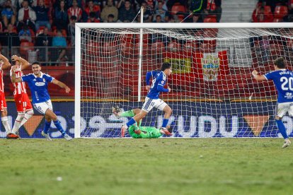 El Real Oviedo empataba de rebote en el descuento con gol de Jacobo y dejaba helado al Mediterráneo.