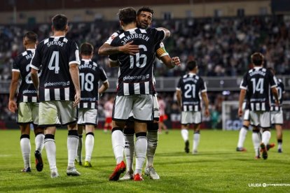 Fiesta en Castalia después del Castellón-Sporting (4-0).