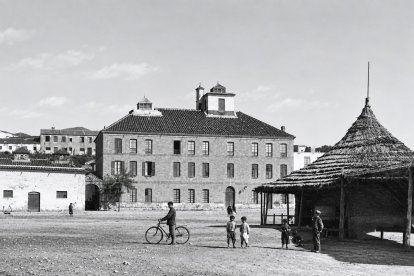 Fachada principal de la Fábrica de Fundición San Andrés de Adra, también conocida como Casa Grande o de Carreño /finales siglos XIX y principio XX