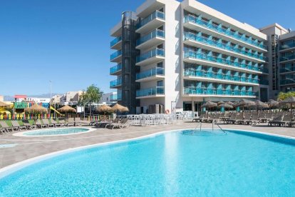 Hotel Roquetas El Palmeral cambia de manos por más de 19 millones de euros.