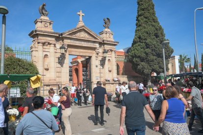 Fotografía de archivo de la entrada del Cementerio de San José de Almería capital.