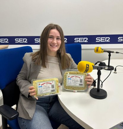 Miriam Sáez es una de las responsables de Migas el Castillico, elaboradas en Lubrín de forma tradicional.