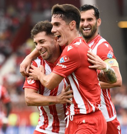 Embarba (6 goles) y Arribas (5) con Leo Baptistao de testigo.