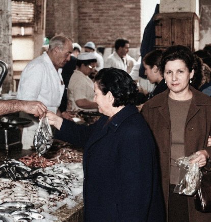 La antigua plaza del ‘pescao’ era un hervidero de gente cuando se acercaba la Navidad. La vida de la ciudad se desplazaba entonces al entorno de Obispo Orberá.