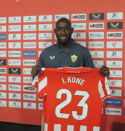 El goleador llegado para la Primera División sigue sin encontrar una salida.