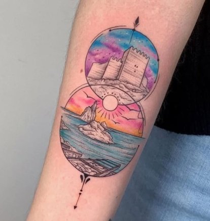 Precioso tatutaje con la Alcazaba y el Arrecife de las Sirenas como protagonistas.