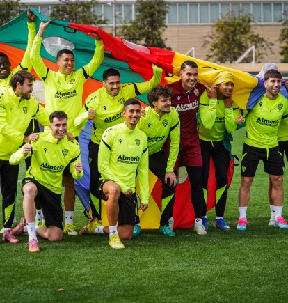 Una semana larga en el Anexo que da para juegos en la hierba.