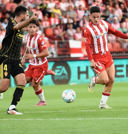 Arribas es el futbolista de moda en Segunda División por sus 17 goles.