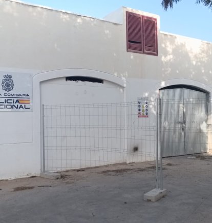 Inicio de las obras de la comisaría provisional de la Policía Nacional en los locales de la Plaza de Toros de Roquetas de Mar.
