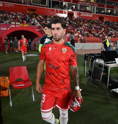 Uno de los capitanes como Adri Embarba al menos entró en la segunda mitad.