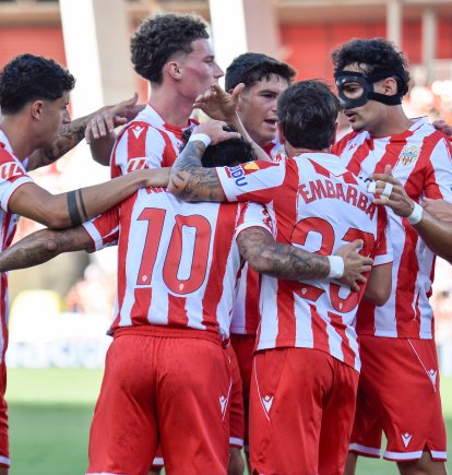 El Almería solo celebra goles en una portería.