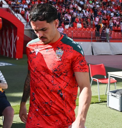 Álex Sola no jugó ni un minuto en el Almería-Burgos el pasado sábado.