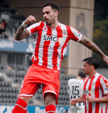 Miguel de la Fuente sigue de dulce y marcó el 0-2 en San Sebastián. Son cuatro jornadas seguidas viendo puerta.