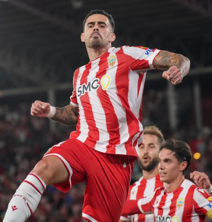 Miguel de la Fuente salta de alegría tras anotar su séptimo gol.