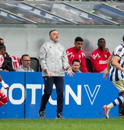 García Pimienta no tuvo un partido plácido ante el filial de la Real.