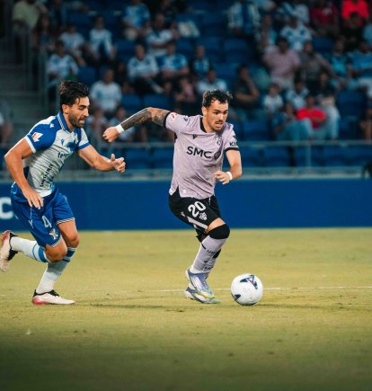 Álex Sola volverá a disfrutar del fútbol defendiendo al Almería.