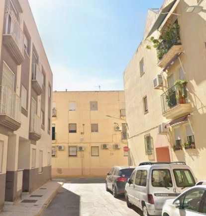 Calle Jaén de Albox, donde se encuentra la vivienda donde tuvo lugar la intoxicación.