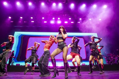 Aitana conquistó Roquetas de Mar en una noche marcada por el triunfo de España en la Euro.