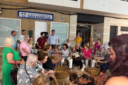 El alcalde Manuel Cortés también visitó el desgranijo.