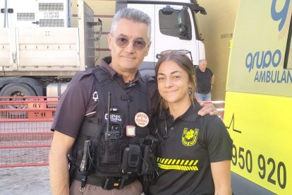 Junto a su hija Elisa, en la Plaza de Toros de Almería.