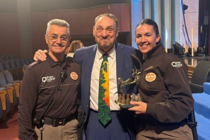 El actor John Rhys-Davies cuando visitó el Maestro Padilla.