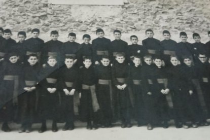 Juan Antonio junto a sus compañeros de seminario.