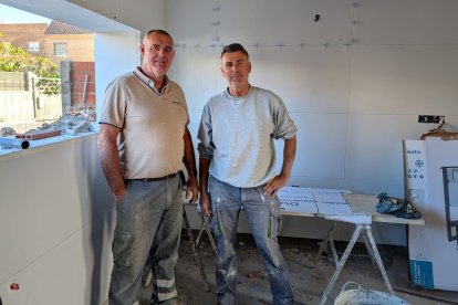 Antonio y Manolo continúan el legado de su padre.