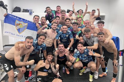 El Málaga goleó al Ceuta (1-4), y está a dos puntos del Almería.