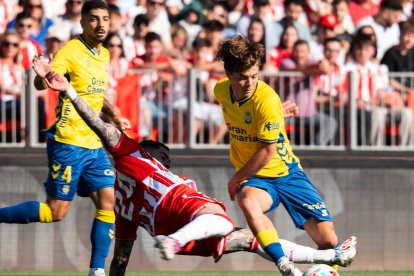 Las Palmas remontó en el Mediterráneo y no renuncia a nada.